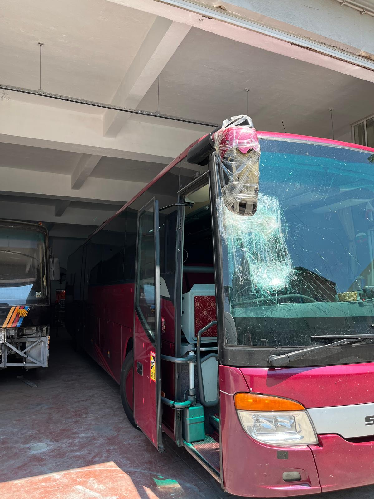 Setra Ön Cam Değişimi